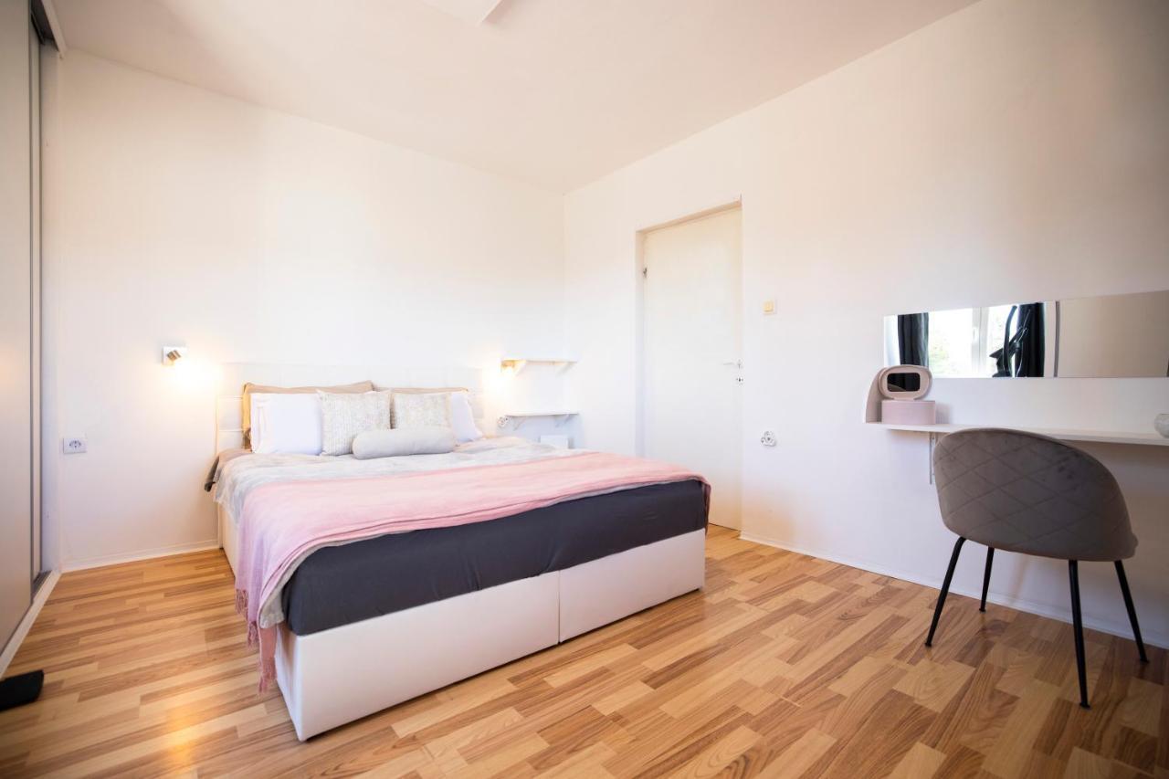 Apartman Maretta * Posedarje